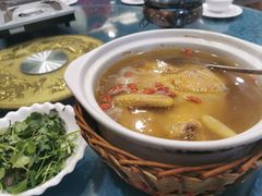 招牌竹林土鸡煲-听风阁农家私房菜茶楼(龙坞店)