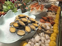 -广州万富希尔顿酒店·感趣自助餐厅·金秋蟹宴生蚝海鲜刺身烧烤