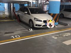 -白玉兰广场停车场