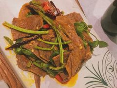 椒拌牛肉-云海肴·汽锅鸡·云南菜(美罗城店)