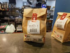 -麦当劳(乳山路店)