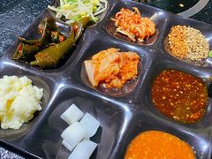 -烤路里·韩国品质自助烤肉(石路天虹4号店)