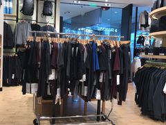 -lululemon(上海浦东IFC店)