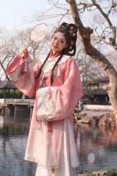 -一揽芳华汉服旗袍体验馆(拙政园店)