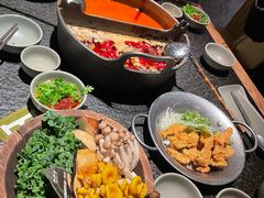 -三出山火锅(南京万象天地店)