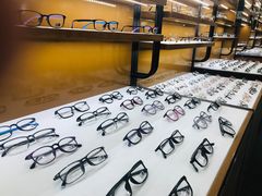 -罗伯特眼镜·蔡司官方授权(罗湖国贸店)