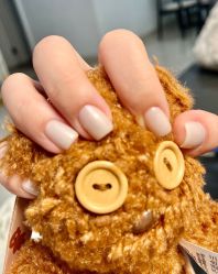 -花岐款式专研健康美甲沙龙