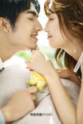 俏皮可爱-巴黎婚纱摄影工作室