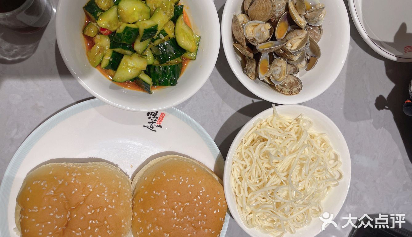 西湖边宝藏鲍鱼小龙虾🦞馆，快来打卡[礼花]