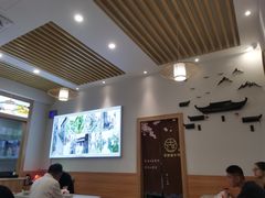 大堂-老前童小吃(北明程路店)