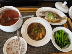 -臻康乃馨月子中心(集美店)
