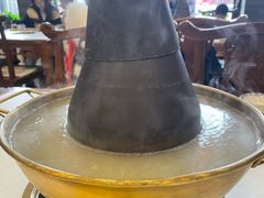 炭火火锅海鲜汤底-清花阁乌拉满族火锅(厦门街店)