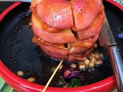 切好的酸梅酱苹果猪颈肉-大树餐厅(红旗街万达店)