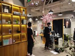 -时尚殿堂明星门店