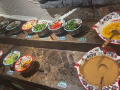 -老牌坊云南鱼豆花火锅(爱建店)