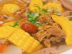 -江城小馆陕南妈妈菜·全球旅行餐厅(钟楼店)