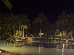 -三亚湾海居铂尔曼度假酒店