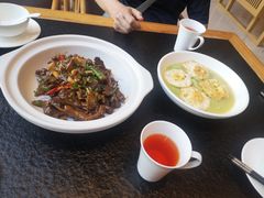 -鱼鲜饭香·招牌汽锅剁椒鱼头王