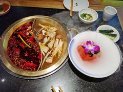 -潮火锅·麻辣牛肉火锅(观音桥方圆·LIVE店)