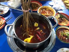 -马路边边麻辣烫(世纪金源店)