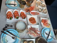 -雍容荟帝王蟹活龙虾展台自助(IFS黑金店)