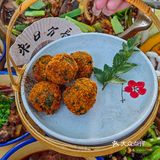 生活没那么复杂，一片江景➕一锅牛杂😆  