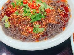酸辣蕨根粉-鱼之家小四川水煮鱼