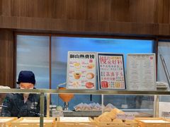 面包甜点陈列柜-君之狮子山·轻糖烘焙(松江印象城店)