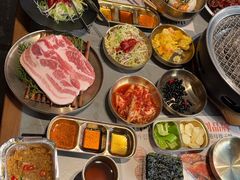 -草家酱蟹炭火烤肉店(珲春南路一店)