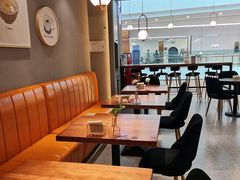 -POKEE VIA&Brunch·维娅(重庆来福士店)