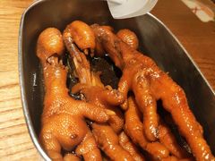 弄堂里的卤鸡爪-弄堂里·寻味杭州(湖滨银泰in77C区店)