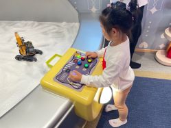 -奈尔宝家庭中心·亲子早教·派对餐厅(北京东坝万达店)