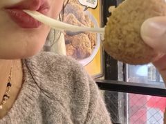 -BHC炸鸡(明洞总店)