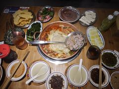 -洱火云南酸菜牛肉火锅(石景山当代商城店)