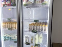 -正飞鲜奶(吐鲁番路店)