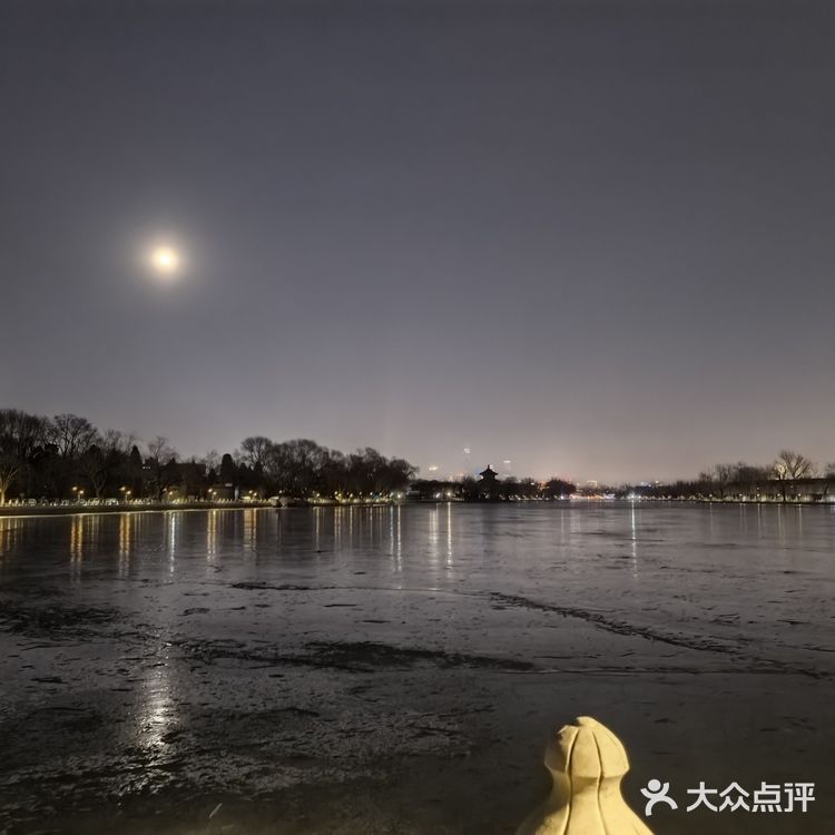 浪漫夜晚的美食约会