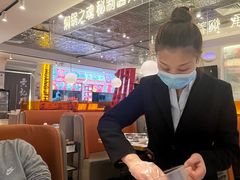 -黄记煌三汁焖锅(新佳丽江汉路店)