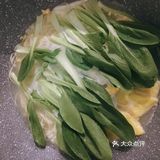鬼怪[鬼脸]#增进食欲#菜谱系列：青菜鸡蛋汤面。