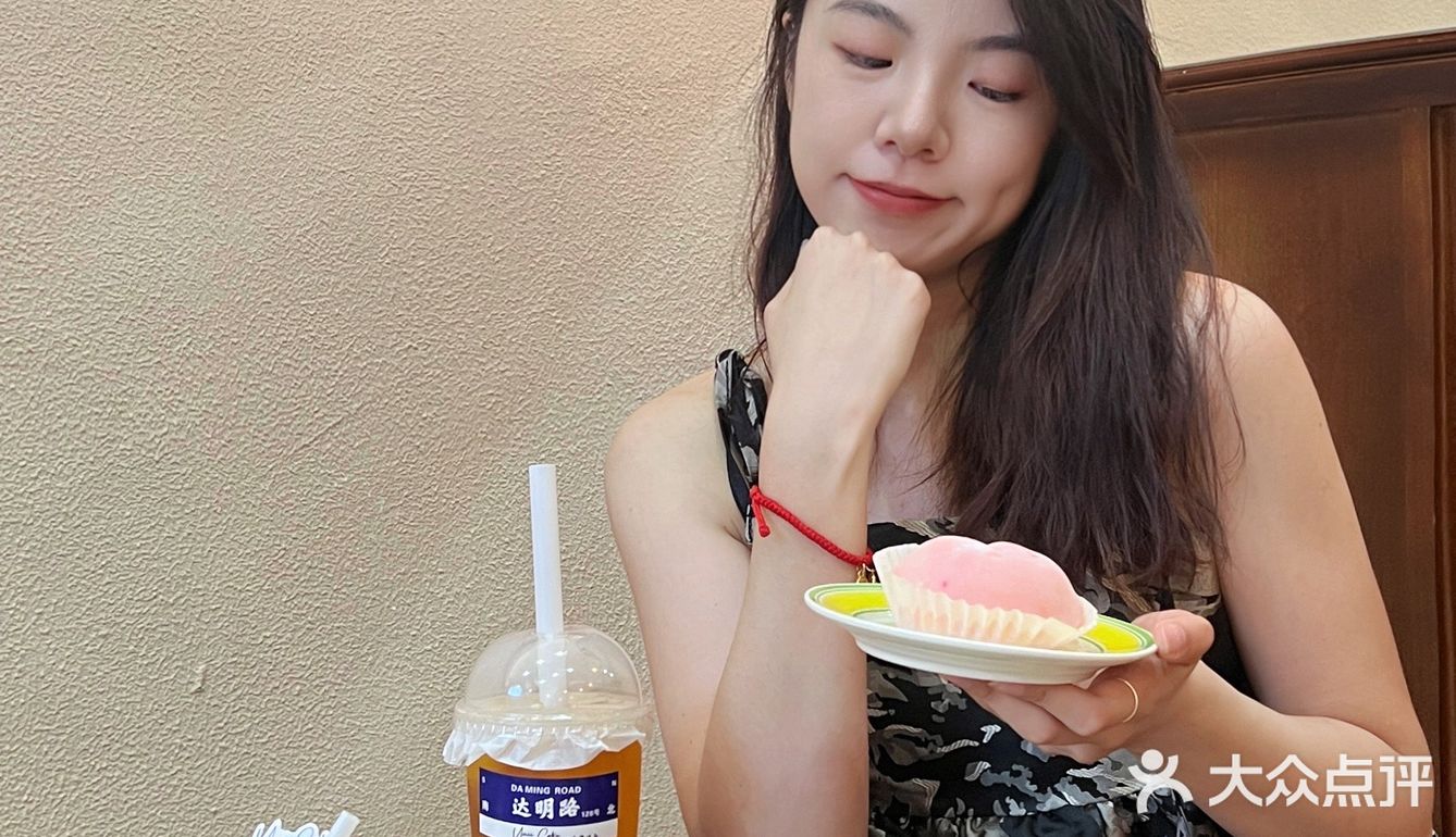 真的可以一个人吃掉4寸蛋糕