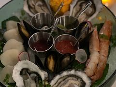-Oasis Bar & Grill