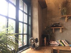 靠窗位-七七家的糖水店(南湾街1号店)