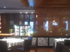 -八府香鸭·啫啫煲(华山路店)