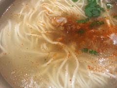 -亮亮面馆(经六路店)