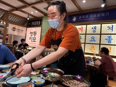 -明洞阿姨·韩式酱蟹烤肉·创意料理(三元桥店)