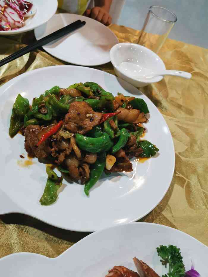 金贝壳海鲜城-"以前没有来过,看到有团购来尝试了一下,很.