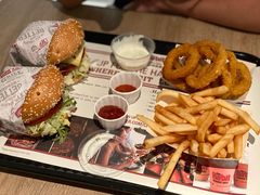 -The Habit Burger Grill 哈比特汉堡(世博店)