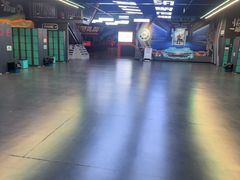 -极限PLAY运动娱乐新世界·团建派对表演休闲馆·室内高空游乐园