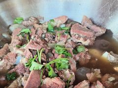 -大众跷脚牛肉馆·非遗传承单位(峨眉山店)