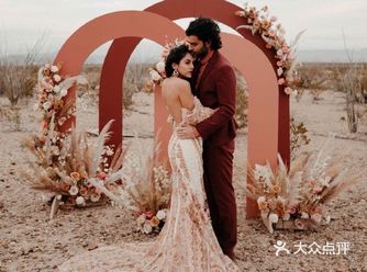 陶土色雕塑风婚礼拱门，颜色超美 你向我走来
