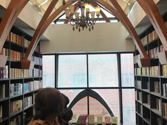 -钟书阁(松江泰晤士小镇店)